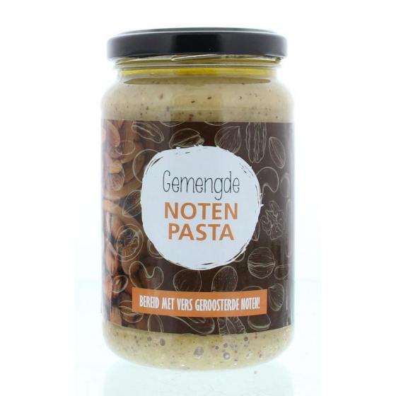 Gemengde noten pasta