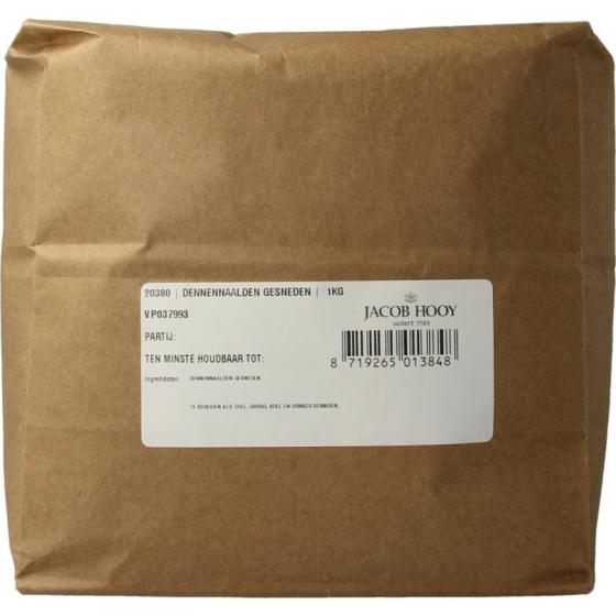 Dennenaalden gesneden